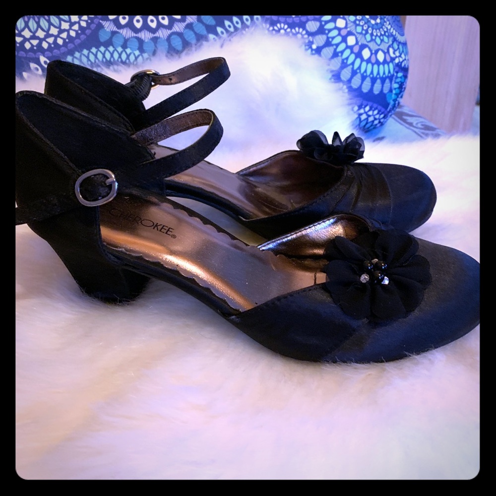 Cherokee dress shoes